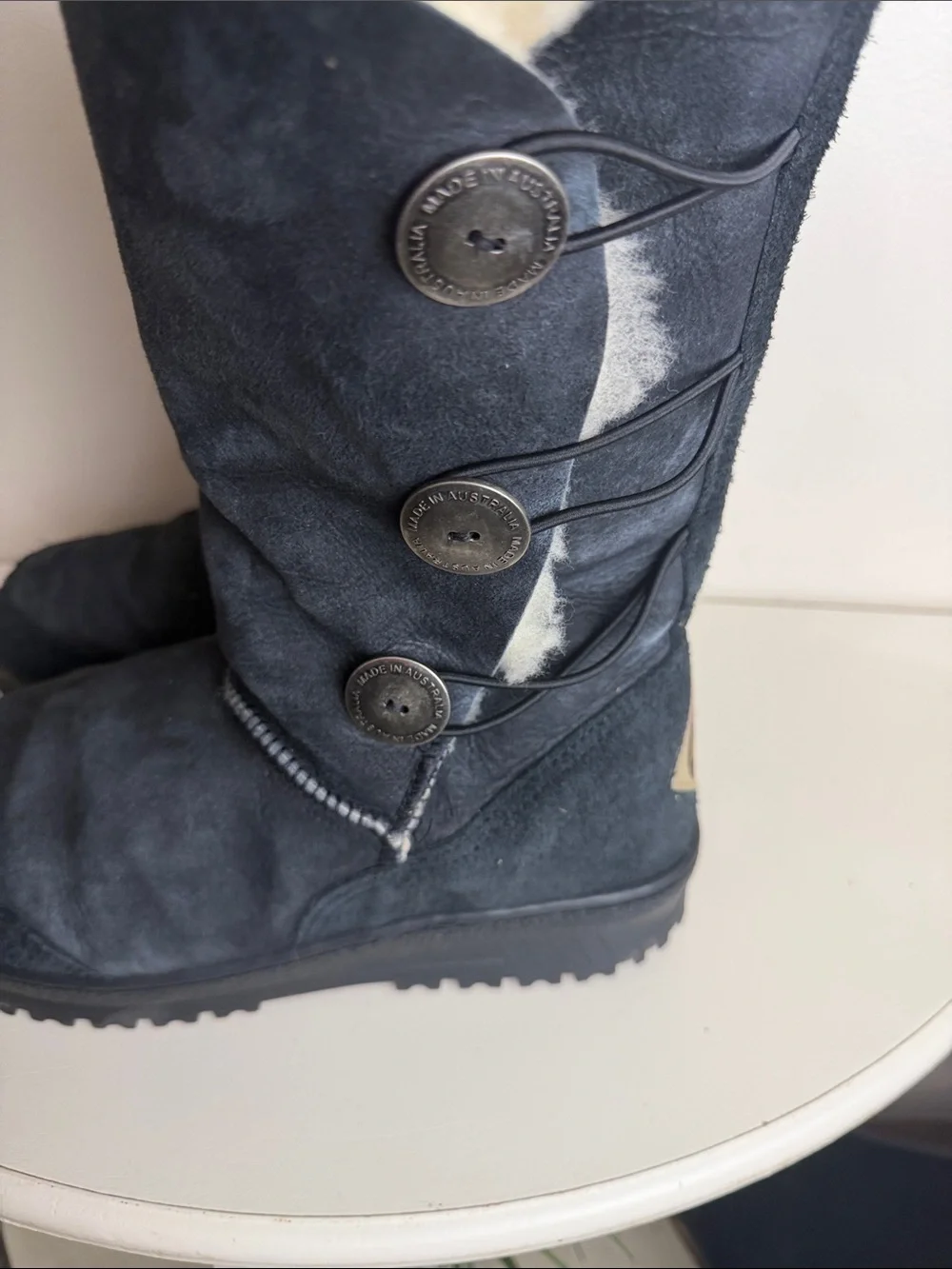 (2290) Sheepskin Downunder Black Tidal Lined Button Winter Boots, Size: 8M/10